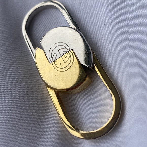 Gucci Interlocking Keychain - Picture 3 of 7